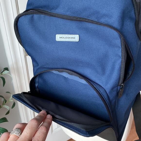 Moleskine Nomad City Collection Medium  Backpack Blue Black - Picture 7 of 13